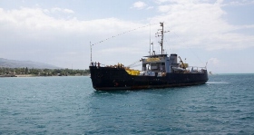 Le bateau parrainé par la Scientology arrive à Haïti avec plus de 100 tonnes de cargaison pour soutenir les efforts de secours.