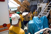 Les ministres volontaires organisent la livraison de vivres et de matériel de secours. Ils ont aussi parrainé « le bateau de sauvetage pour Haïti » qui a transporté plus de 100 tonnes de ravitaillement en provenance des États-Unis.